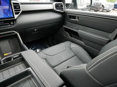 Used 2026 Toyota Tundra Limited AWD/4WD image 18