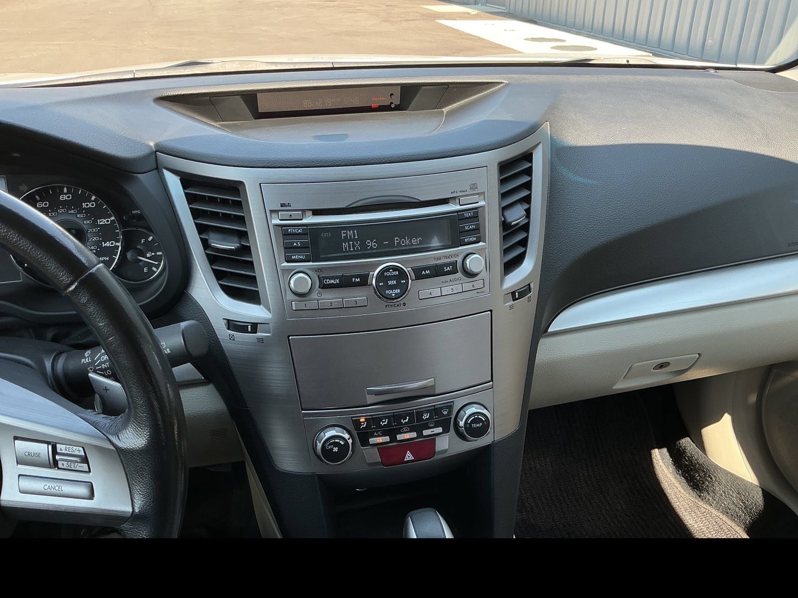Used 2010 Subaru Outback 2.5i Premium AWD/4WD image 17