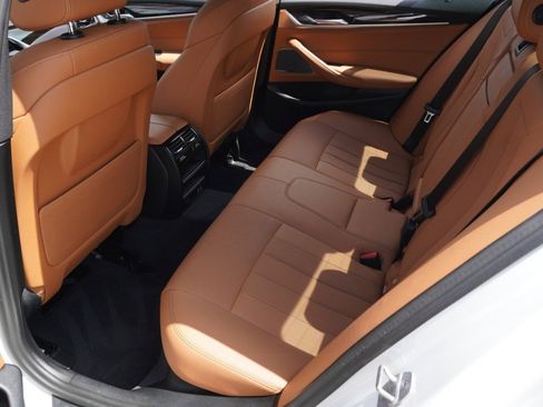 Used 2023 BMW 540i w/ Premium Package RWD image 31
