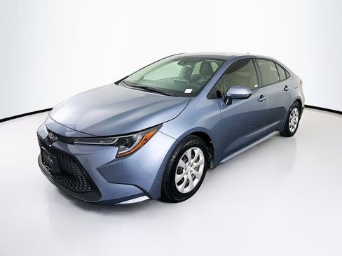 Used 2020 Toyota Corolla LE image 3