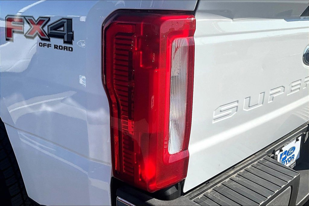 Used 2024 Ford F250 XLT w/ FX4 Off-Road Package AWD/4WD image 33