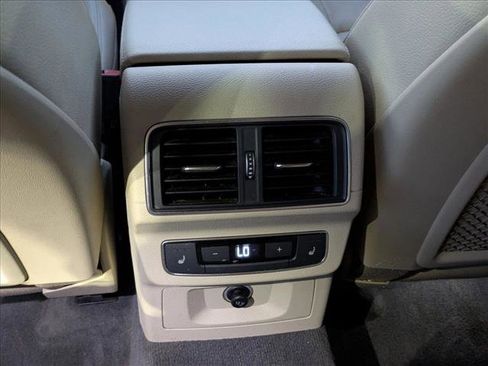 Used 2018 Audi Q5 2.0T Premium Plus w/ Premium Plus Package image 17