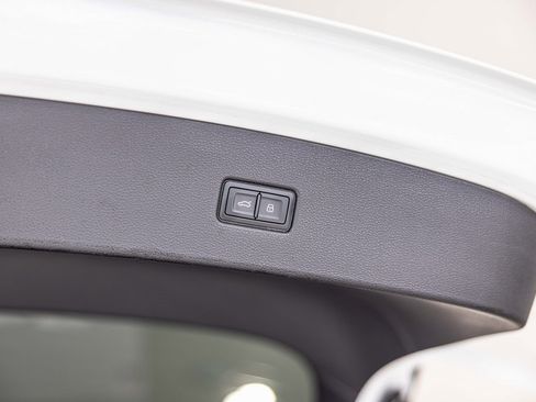 Used 2023 Audi SQ5 Premium Plus w/ Premium Plus Package image 17