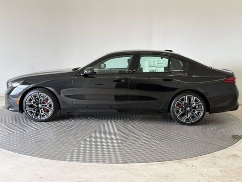 New 2026 BMW 530i xDrive w/ M Sport Package AWD/4WD image 2