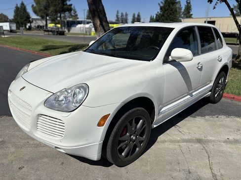 Used 2006 Porsche Cayenne Turbo S AWD/4WD image 6