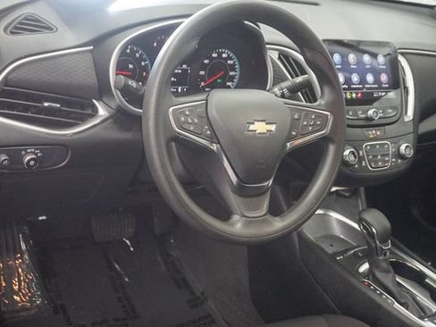 Used 2024 Chevrolet Malibu LT FWD image 5