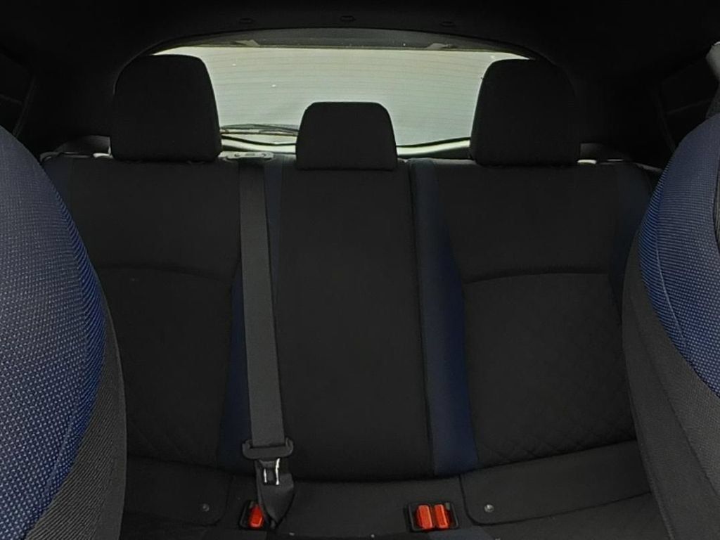 Used 2021 Toyota C-HR XLE FWD image 10