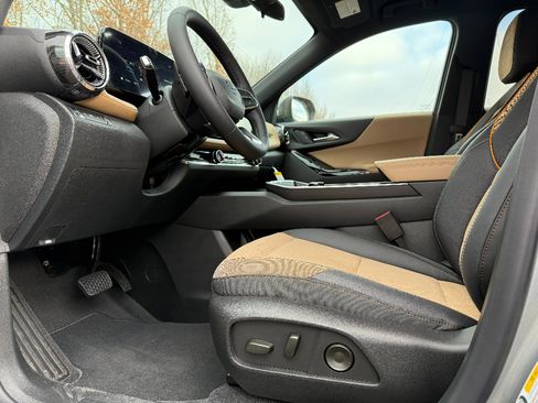 New 2026 Chevrolet Equinox ACTIV image 18