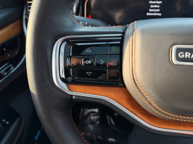 Used 2023 Jeep Grand Wagoneer Series III AWD/4WD image 22