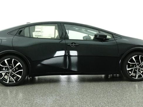 New 2026 Toyota Prius Plug-In Hybrid FWD image 60