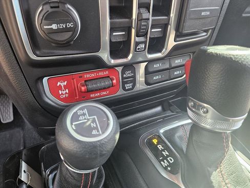 Used 2023 Jeep Wrangler Unlimited Rubicon w/ Steel Bumper Group AWD/4WD image 13