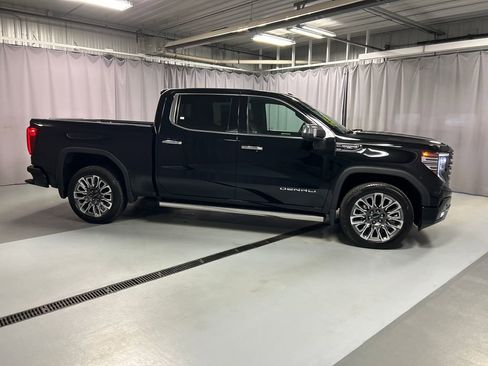 Used 2023 GMC Sierra 1500 Denali Ultimate image 8