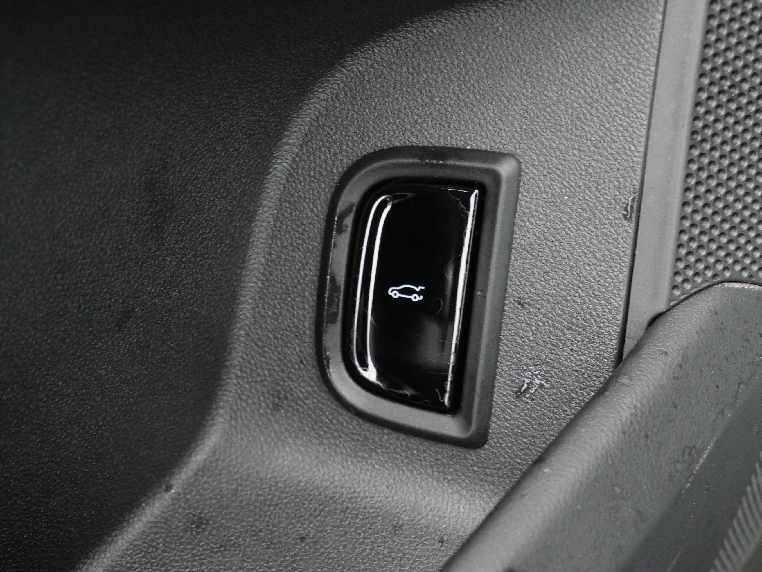 Used 2026 Cadillac Lyriq Premium Sport w/ LPO, Floor Liner Package AWD/4WD image 20