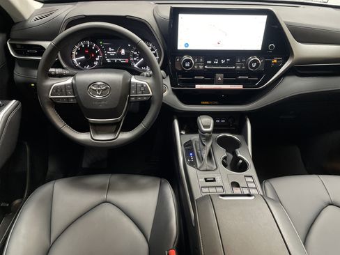 Used 2026 Toyota Highlander XLE image 34
