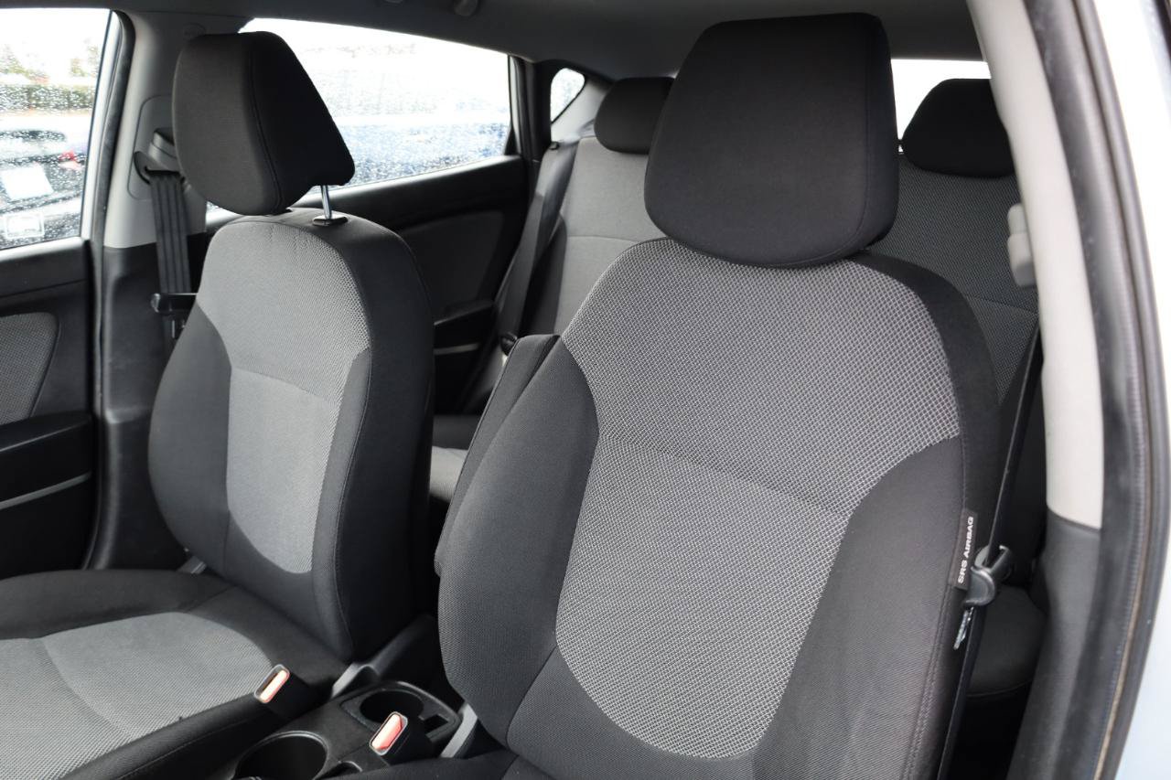 Used 2013 Hyundai Accent GS FWD image 5