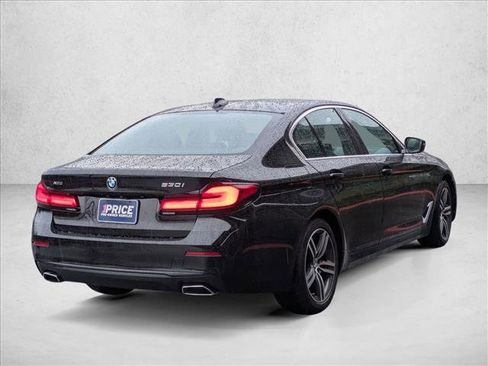 Used 2023 BMW 530i xDrive w/ Premium Package image 5