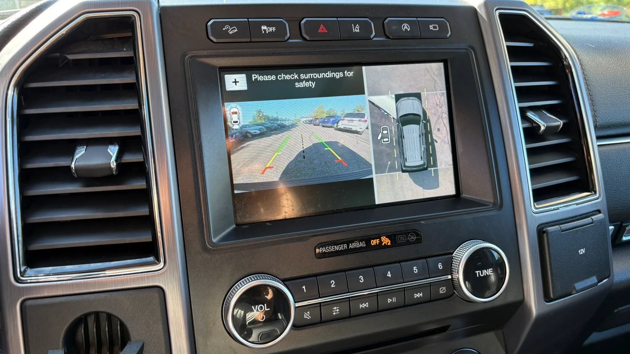 Used 2018 Ford Expedition Platinum AWD/4WD image 19