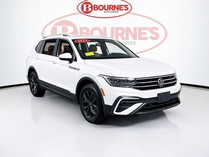 Used 2023 Volkswagen Tiguan SE w/ Panoramic Sunroof Package