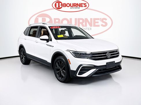Used 2023 Volkswagen Tiguan SE w/ Panoramic Sunroof Package AWD/4WD image 1