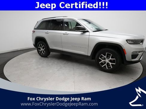 Used 2023 Jeep Grand Cherokee Limited image 13