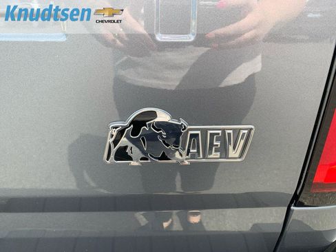 Used 2022 Chevrolet Colorado ZR2 w/ Colorado ZR2 Bison Edition AWD/4WD image 10