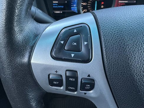 Used 2015 Ford Explorer XLT w/ Equipment Group 202B AWD/4WD image 28