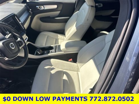 Used 2021 Volvo XC40 T5 Momentum w/ Protection Package Premier image 21