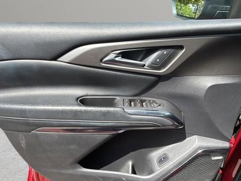 Used 2024 Chevrolet Traverse LT w/ Enhanced Driving Package FWD image 16