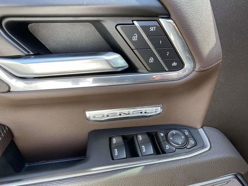 Certified 2025 GMC Sierra 1500 Denali w/ Denali Reserve Package AWD/4WD image 17