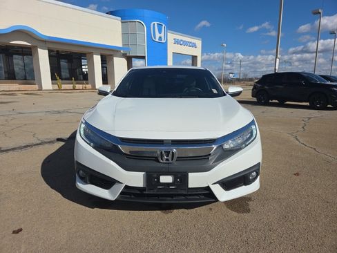 Used 2017 Honda Civic Touring image 2