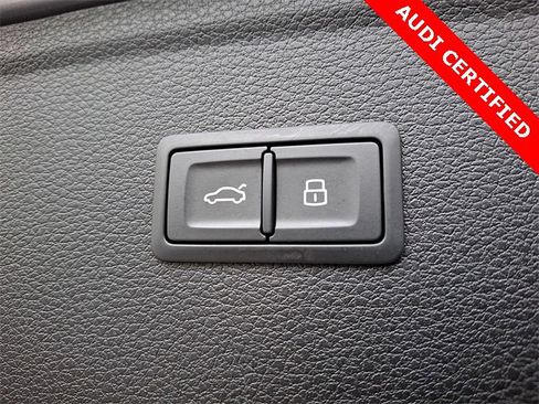 Certified 2025 Audi Q5 2.0T Premium w/ Convenience Plus Package image 28