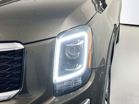 Used 2022 Kia Telluride S image 11