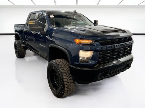Used 2022 Chevrolet Silverado 2500 Custom w/ Custom Value Package AWD/4WD image 3