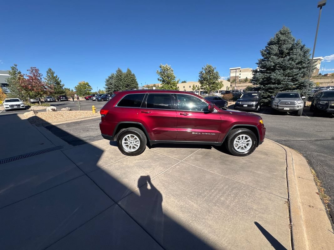 Used 2018 Jeep Grand Cherokee Laredo AWD/4WD image 6
