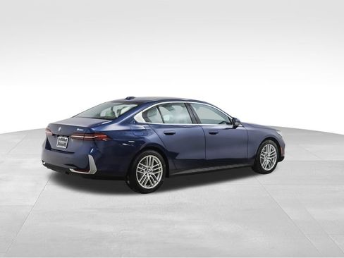 Certified 2025 BMW 530i xDrive 530i xDrive w/ Premium Package image 5