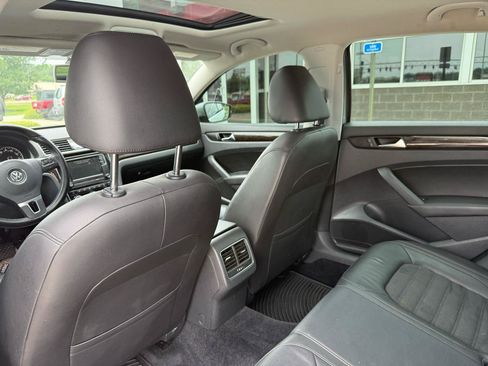 Used 2014 Volkswagen Passat 1.8T SEL Premium FWD image 9