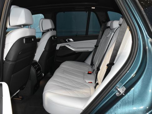 New 2026 BMW X5 xDrive40i w/ Executive Package image 18