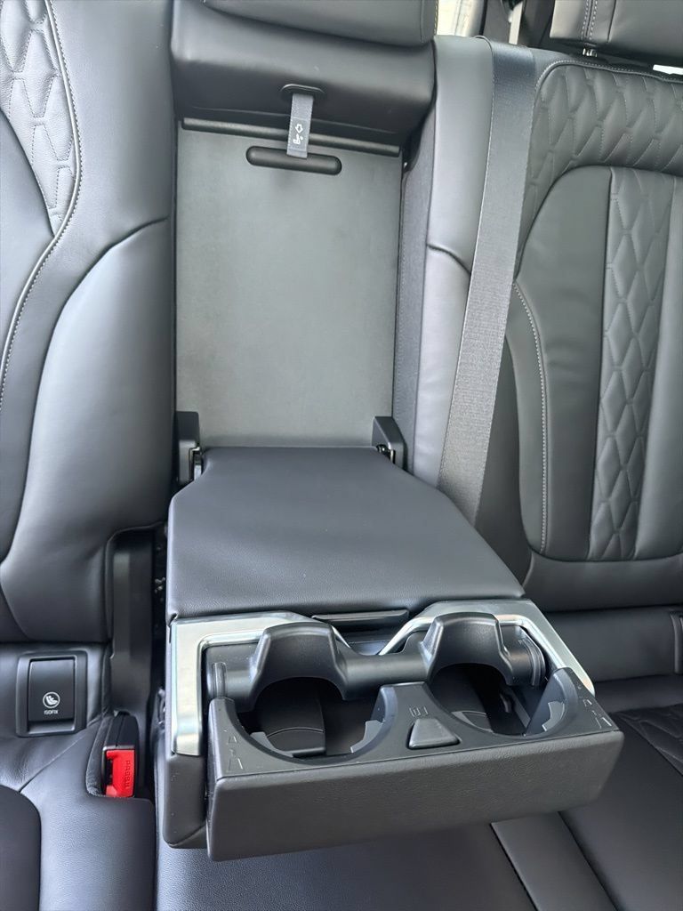 New 2026 BMW X7 M60i AWD/4WD image 24