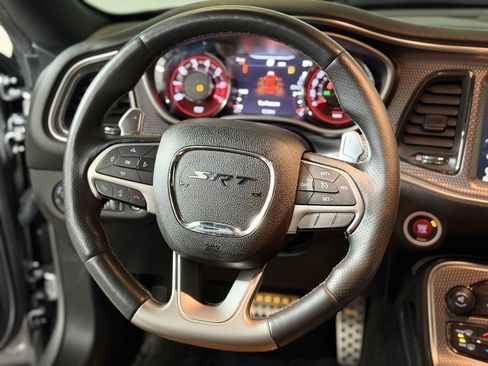 Used 2015 Dodge Challenger SRT Hellcat image 13