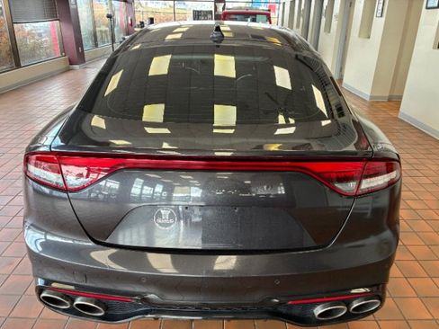 Used 2022 Kia Stinger GT1 RWD image 12