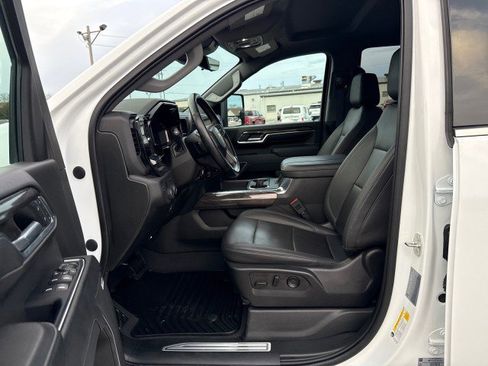 Used 2024 Chevrolet Silverado 3500 LTZ w/ LTZ Convenience Package image 15