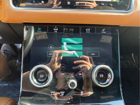 Used 2019 Land Rover Range Rover Velar R-Dynamic SE image 33