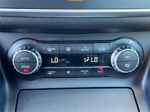 Used 2014 Mercedes-Benz CLA 250 4MATIC image 30