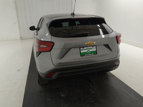 Used 2024 Chevrolet Trax LS w/ Driver Confidence Package FWD image 6