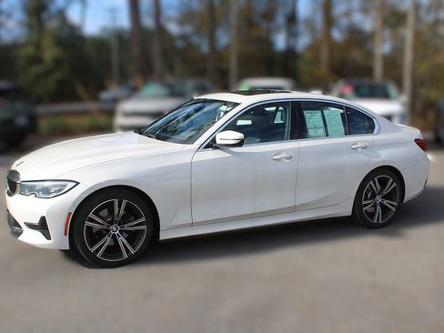 Used 2021 BMW 330i Sedan w/ Premium Package image 4