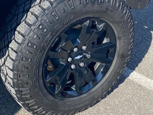 Used 2022 Chevrolet Colorado ZR2 w/ ZR2 Dusk Special Edition image 26