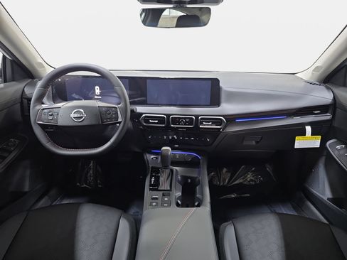 New 2026 Nissan Sentra SR w/ SR Premium Package FWD image 9