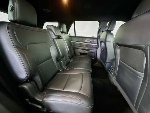 Certified 2019 Ford Explorer Limited w/ Ford Safe & Smart Package image 33