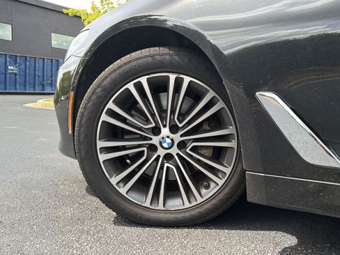 Used 2019 BMW 530i w/ Premium Package RWD image 15