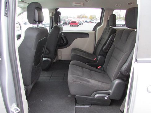 Used 2017 Dodge Grand Caravan SE w/ Power Window Group image 5